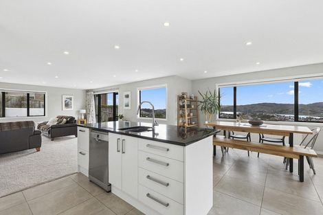 Photo of property in 75 Endeavour Drive, Whitby, Porirua, 5024