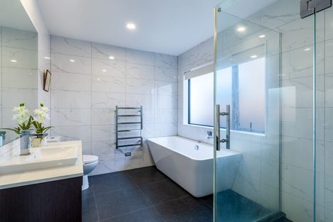 Photo of property in 11 Coastview Lane, Long Bay, Auckland, 0630