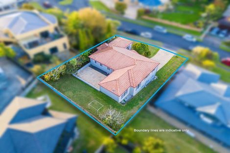 Photo of property in 14 Belleaire Court, West Harbour, Auckland, 0618