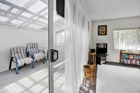 Photo of property in 33 Herekawe Drive, Spotswood, New Plymouth, 4310