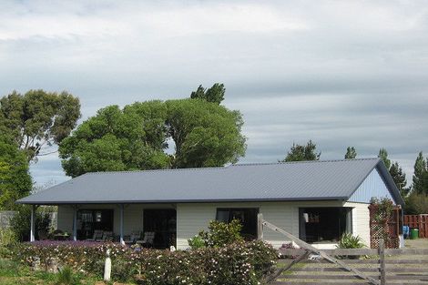 Photo of property in 5 Allin Drive, Waikuku Beach, 7402