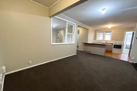 Photo of property in 42 Cobham Crescent, Kelston, Auckland, 0602