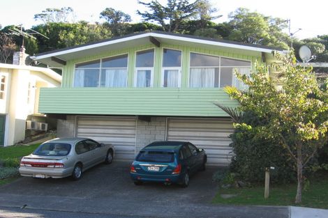 Photo of property in 25 Churton Drive, Churton Park, Wellington, 6037