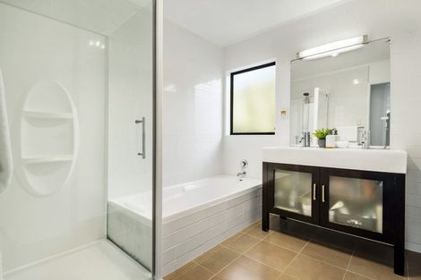 Photo of property in 3/7 Lynngate Place, Hillcrest, Auckland, 0627