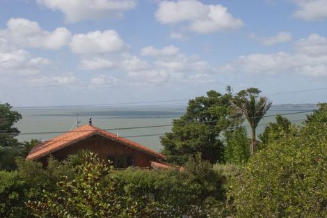 Photo of property in 15 Kauri Point Road, Laingholm, Auckland, 0604
