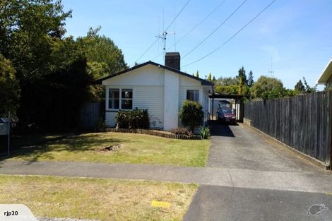 Photo of property in 2 Willow Road, Hillcrest, Hamilton, 3216
