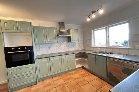 Photo of property in 75 Bradbury Road, Botany Downs, Auckland, 2010