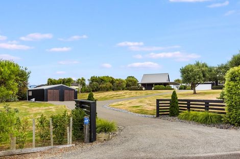 Photo of property in 67 Tarahunga Road, Levin, 5571