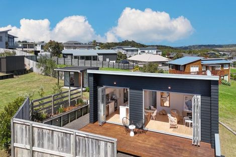 Photo of property in 37 Driftwood Place, Mangawhai Heads, Mangawhai, 0505