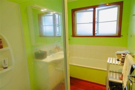 Photo of property in 28 Budleigh Street, Frankleigh Park, New Plymouth, 4310