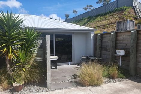 Photo of property in 17a Heta Road, Highlands Park, New Plymouth, 4312