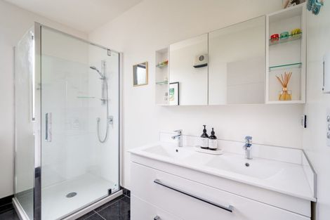 Photo of property in 1 Kirimoko Crescent, Wanaka, 9305