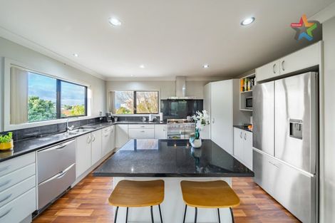 Photo of property in 295a Maungaraki Road, Maungaraki, Lower Hutt, 5010