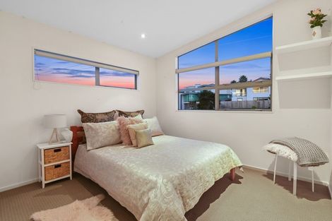 Photo of property in 108 Kittiwake Drive, Schnapper Rock, Auckland, 0632