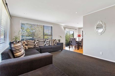 Photo of property in 7 Lyren Place, Half Moon Bay, Auckland, 2012
