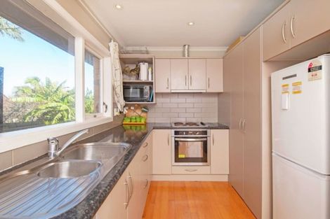 Photo of property in 77 Macleans Road, Bucklands Beach, Auckland, 2014
