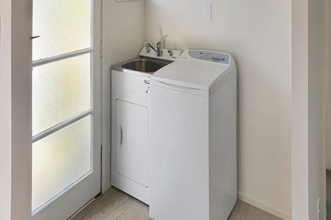 Photo of property in 91 Coronation Road, Mangere Bridge, Auckland, 2022