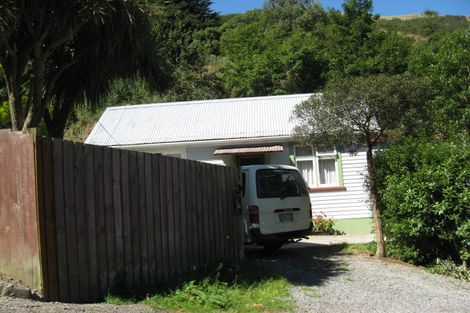 Photo of property in 64 Hawkhurst Road, Lyttelton, 8082
