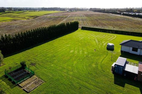 Photo of property in 39 Kairau Road East, Brixton, New Plymouth, 4373