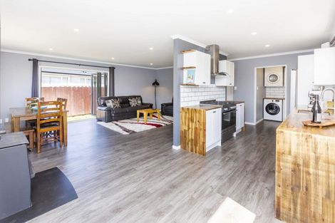 Photo of property in 53 Oregon Drive, Maoribank, Upper Hutt, 5018