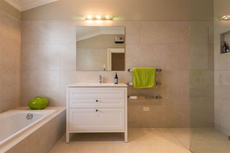 Photo of property in Chilcombe Homestead, 4 Medbury Terrace, Fendalton, Christchurch, 8041