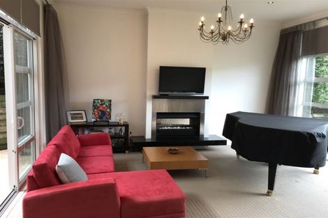 Photo of property in 11 Lismore Way, Oteha, Auckland, 0632