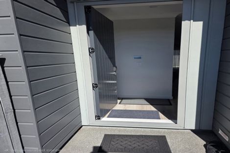 Photo of property in 14 Rauriki Lane, Rosehill, Papakura, 2113