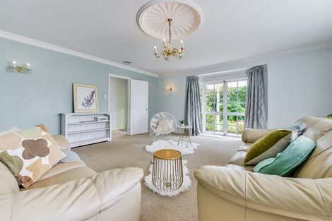 Photo of property in 11 Sandalwood Drive, Dinsdale, Hamilton, 3204