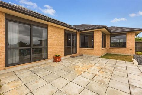 Photo of property in 8 Aoraki Rise, Aotea, Porirua, 5024