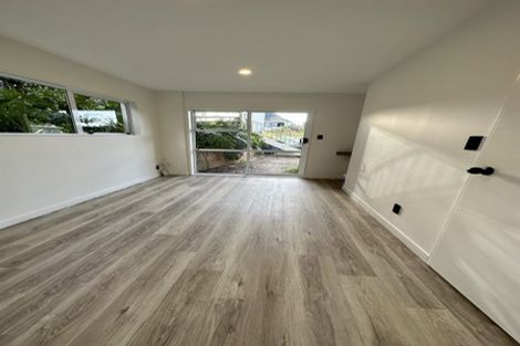 Photo of property in 1/45 Rothesay Bay Road, Rothesay Bay, Auckland, 0630