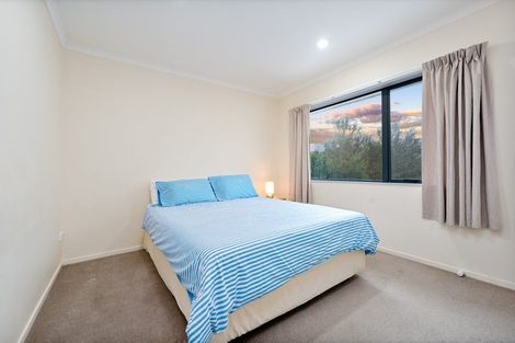 Photo of property in 13 Pyramid Place, Glen Eden, Auckland, 0602