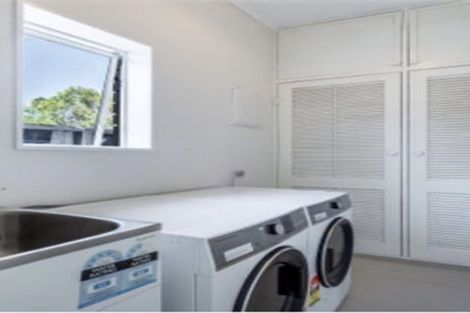 Photo of property in 1/52 Northboro Road, Belmont, Auckland, 0622