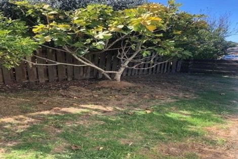 Photo of property in 1/84 Greenslade Crescent, Northcote, Auckland, 0627