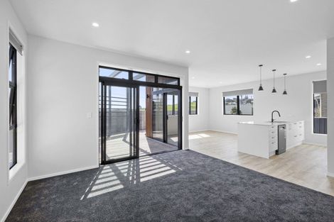 Photo of property in 53 Pohutukawa Place, Bell Block, New Plymouth, 4312