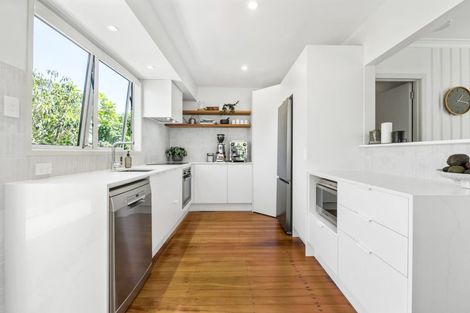 Photo of property in 1/33 Exmouth Road, Northcote, Auckland, 0627
