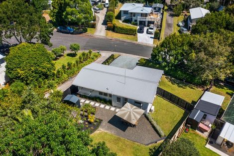 Photo of property in 18 William Hadlow Place, Hatfields Beach, Orewa, 0931