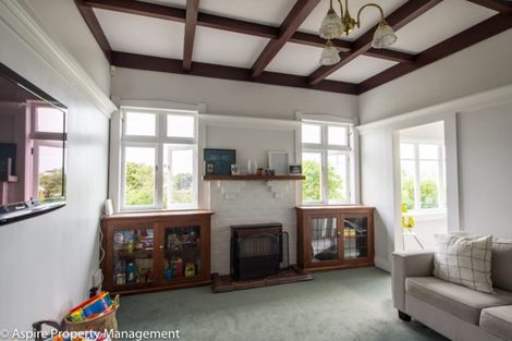 Photo of property in 21 Pupuke Road, Birkenhead, Auckland, 0627