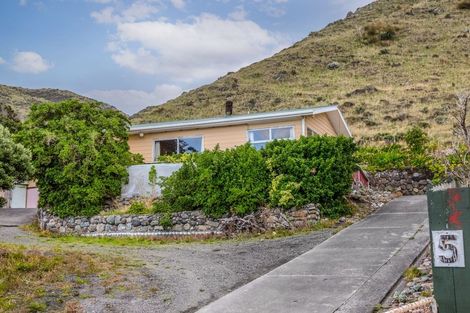 Photo of property in 5 Mangatoetoe Grove, Cape Palliser, Pirinoa, 5772