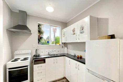 Photo of property in 29 Rehia Road, Massey, Auckland, 0614