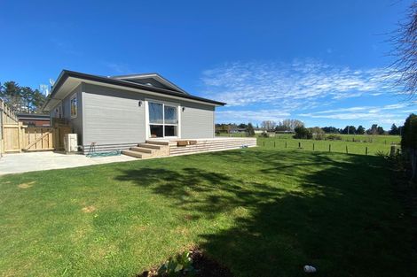 Photo of property in 8 Manatu Lane, Inglewood, 4330