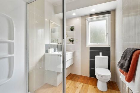 Photo of property in 20a Corunna Road, Milford, Auckland, 0620