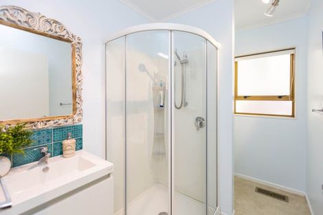 Photo of property in 69 Chatsworth Road, Silverstream, Upper Hutt, 5019