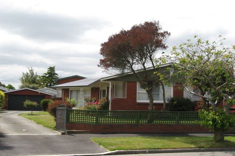 Photo of property in 4 Rosedale Place, Avonhead, Christchurch, 8042