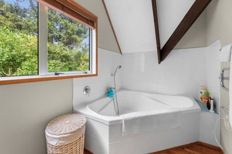 Photo of property in 299 Titirangi Road, Titirangi, Auckland, 0604