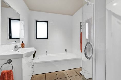 Photo of property in 529 Frankley Road, Hurworth, New Plymouth, 4371