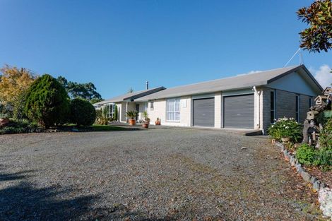 Photo of property in 241 Adelaide Road, Dannevirke, 4930