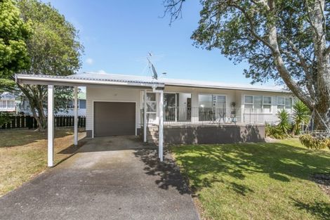 Photo of property in 17 Lindis Place, Mangere Bridge, Auckland, 2022