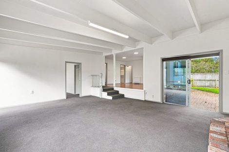 Photo of property in 49 Springs Road, Parakai, 0830