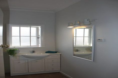 Photo of property in 1/48 Seabrook Avenue, New Lynn, Auckland, 0600