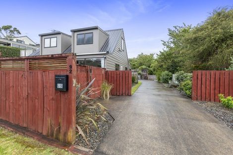 Photo of property in 92 Heta Road, Highlands Park, New Plymouth, 4312